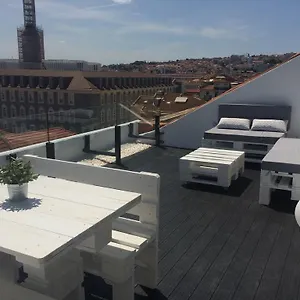 a-terrace-on-a-topfloor-with-a-view.hotels-lisbon-portugal.com/